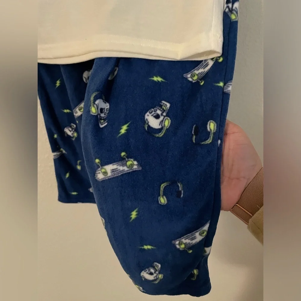 Wonder Nation White and Blue Kids Fleece Pajama Set size XS 4/5-NWT